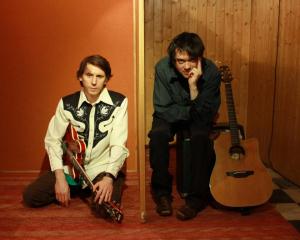 320793_117329211709659_1448593624_n